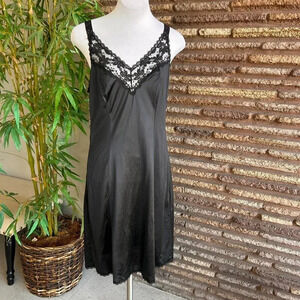 Maidenform Vintage Black Something Special Full Slip Size 36